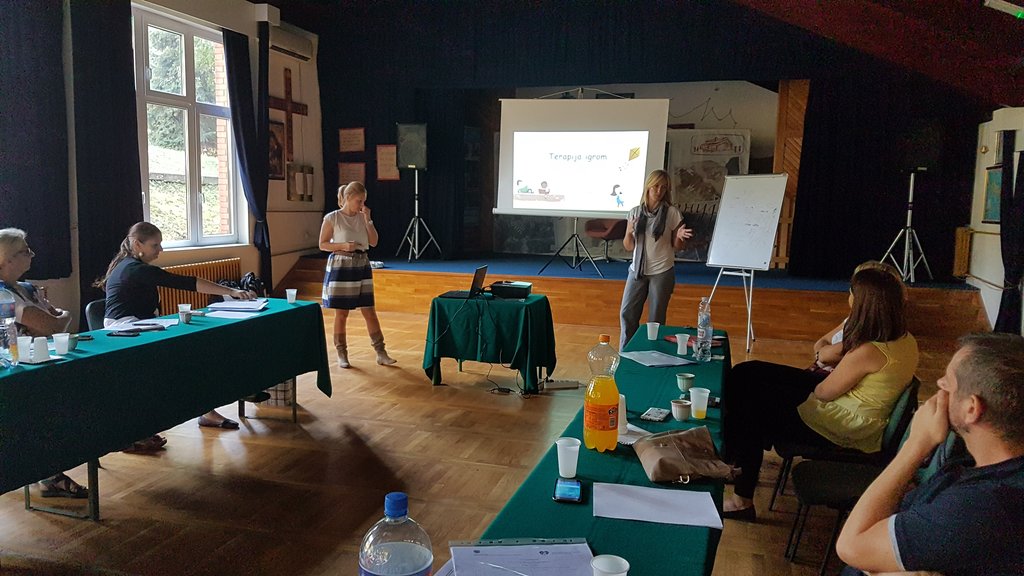 ROUND TABLE “SUPPORT OF FOSTER CARE IN LOCAL COMMUNITY”